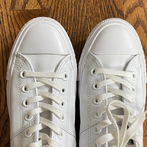 Chuck Taylor Madison OX low top leather converse, size 7.5. Excellent condition - Picture 9 of 13
